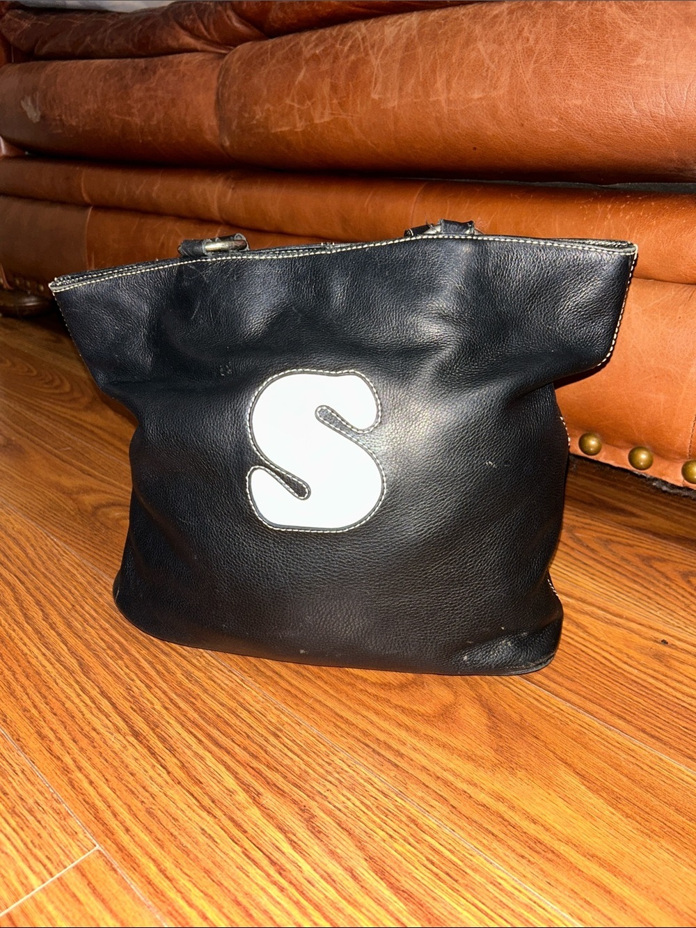 Vintage ay2K Wilson Black Leather Shoulder Tote with White 'S' Initial Patch